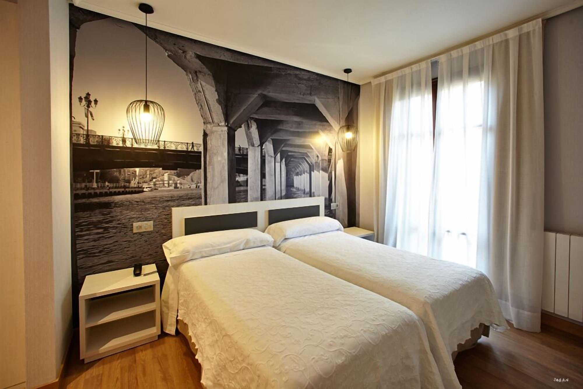 Hotel Sirimiri Bilbao Luaran gambar